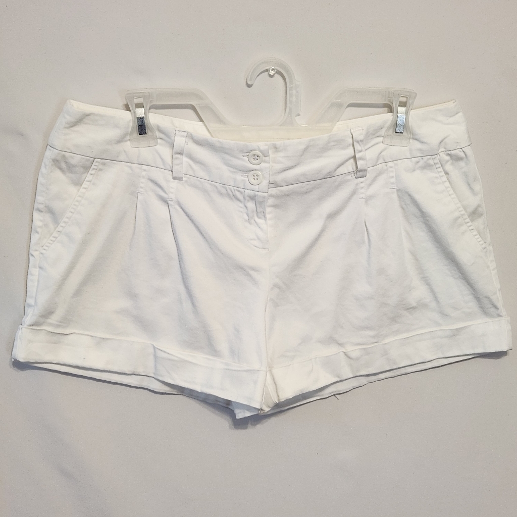 Cuffed Hem White Shorts